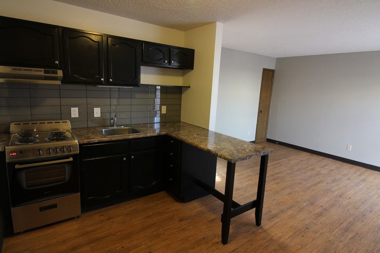 1106-1110 Kent Circle - Photo 5 of 13