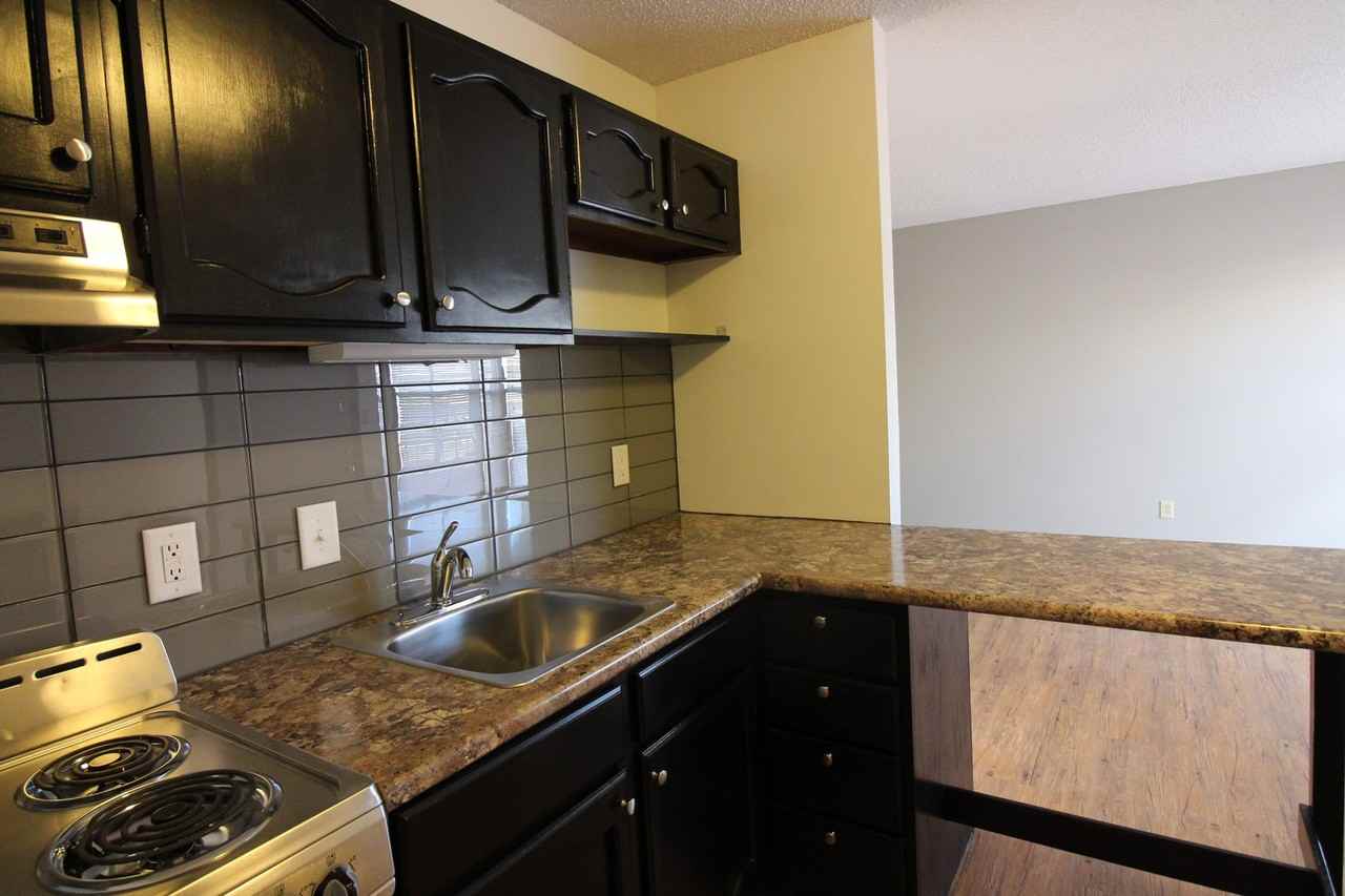 1106-1110 Kent Circle - Photo 6 of 13