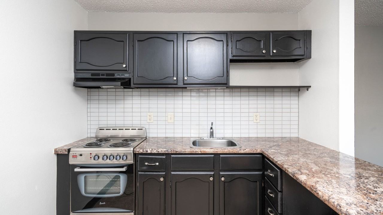 1106-1110 Kent Circle - Photo 2 of 13