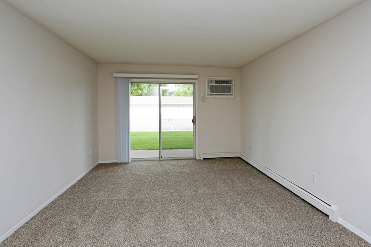 PEARLWOOD ESTATES - Photo 2 of 50