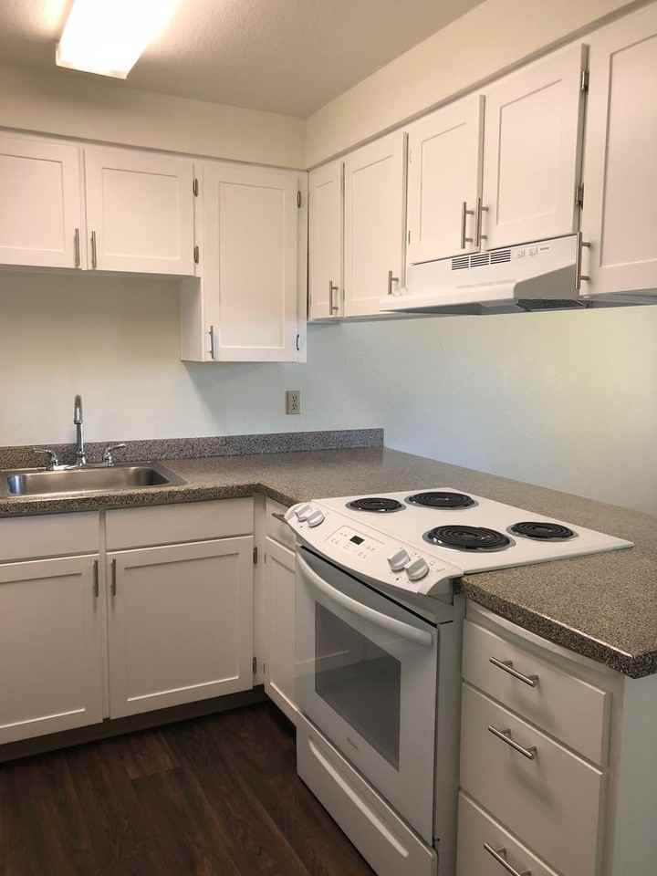 14799 SW 109th Avenue - Photo 5 of 23