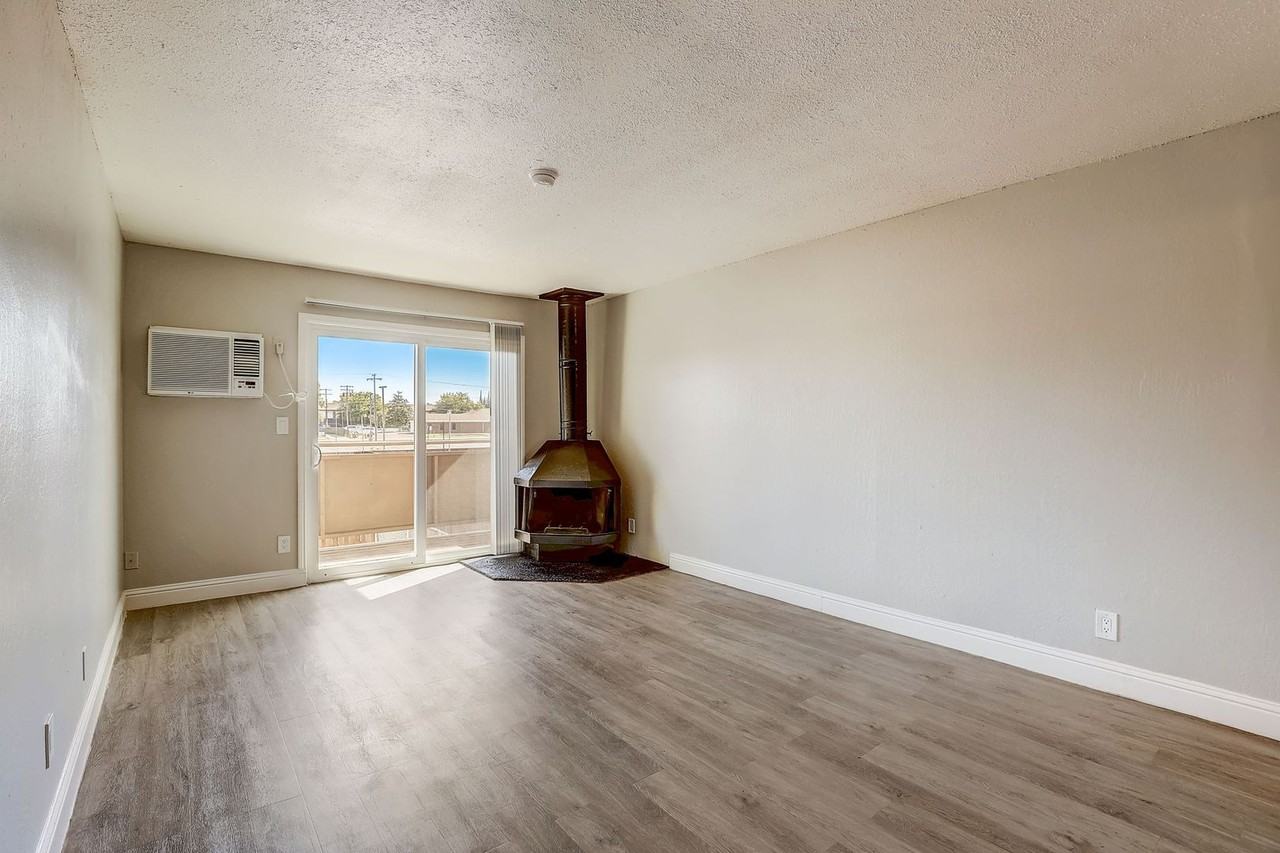 Azalea Court - Photo 7 of 21