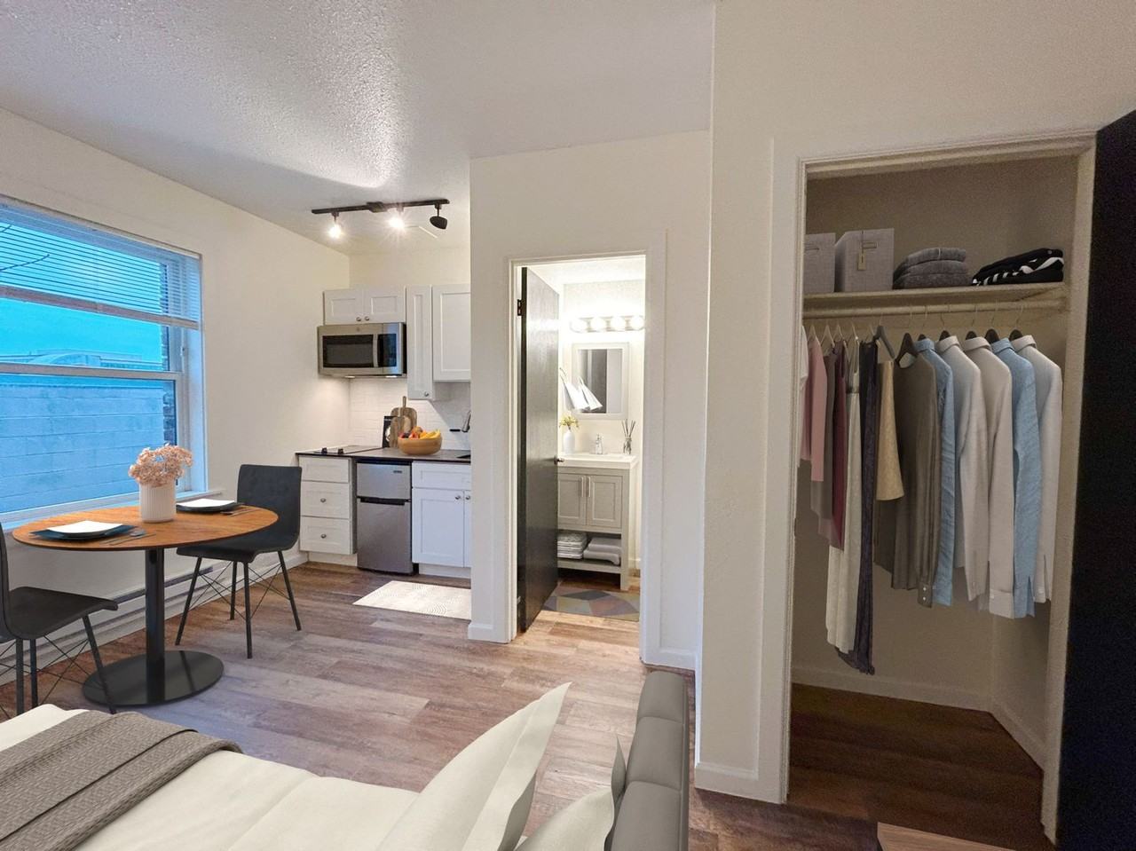 Mayn Suites - Photo 7 of 37