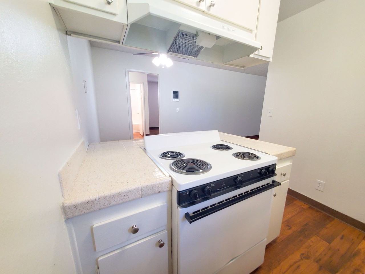 Meadowglen Apartments - Photo 5 of 17