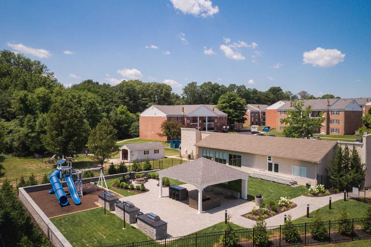 Edge at Greentree - Photo 7 of 50