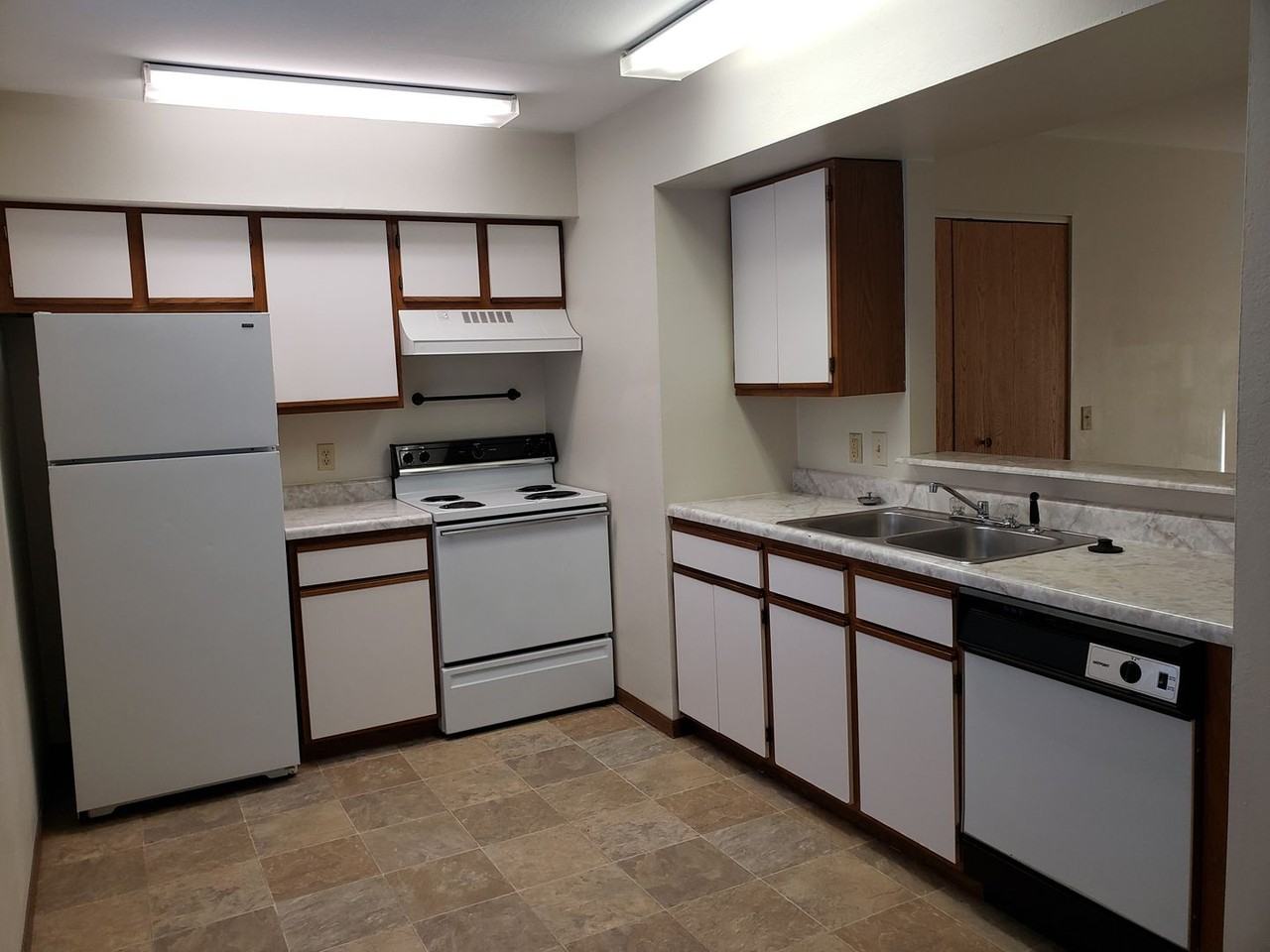 189 W Hickory Point Road - Photo 2 of 13