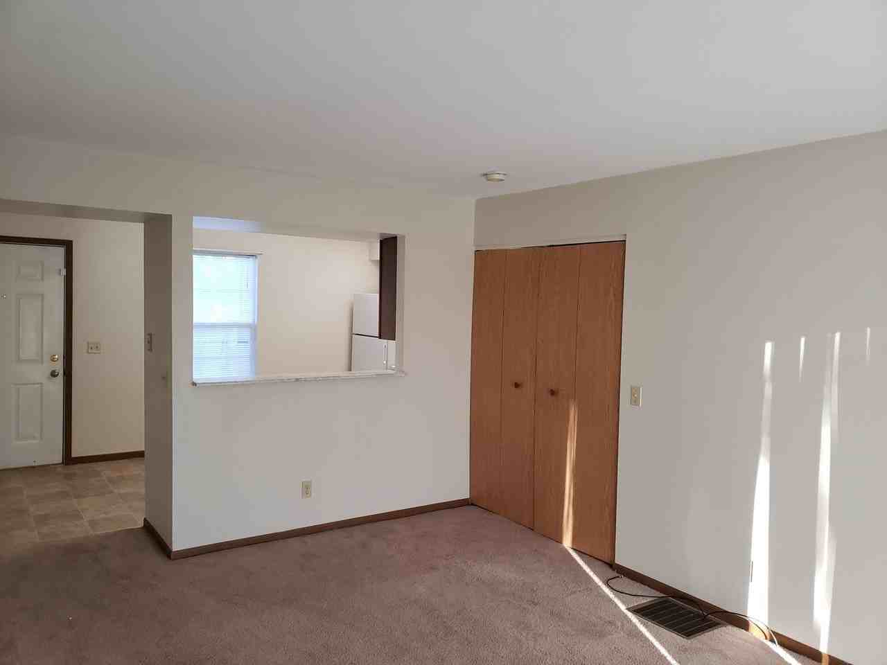 189 W Hickory Point Road - Photo 4 of 13