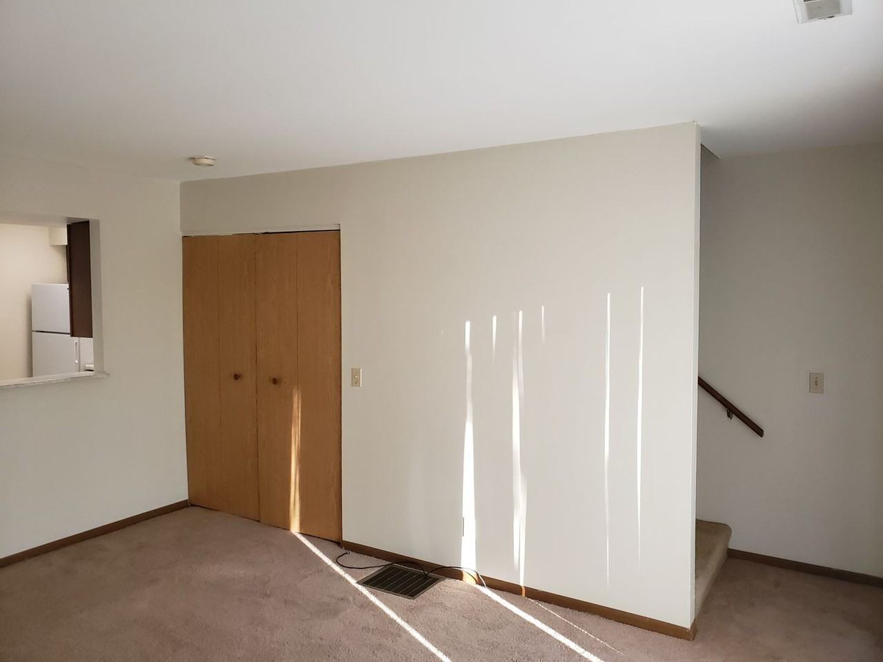 189 W Hickory Point Road - Photo 5 of 13