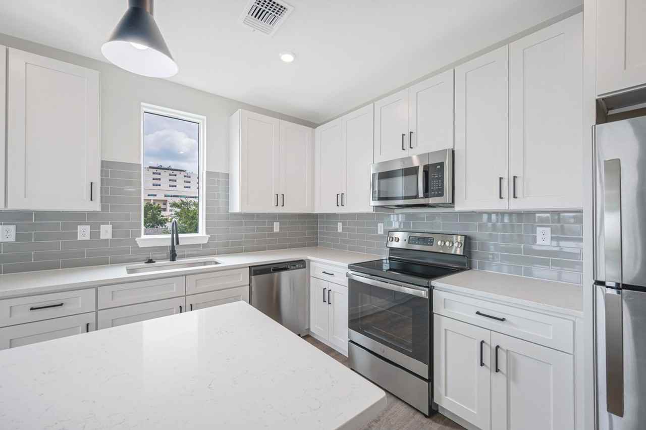 357 South - Photo 4 of 39