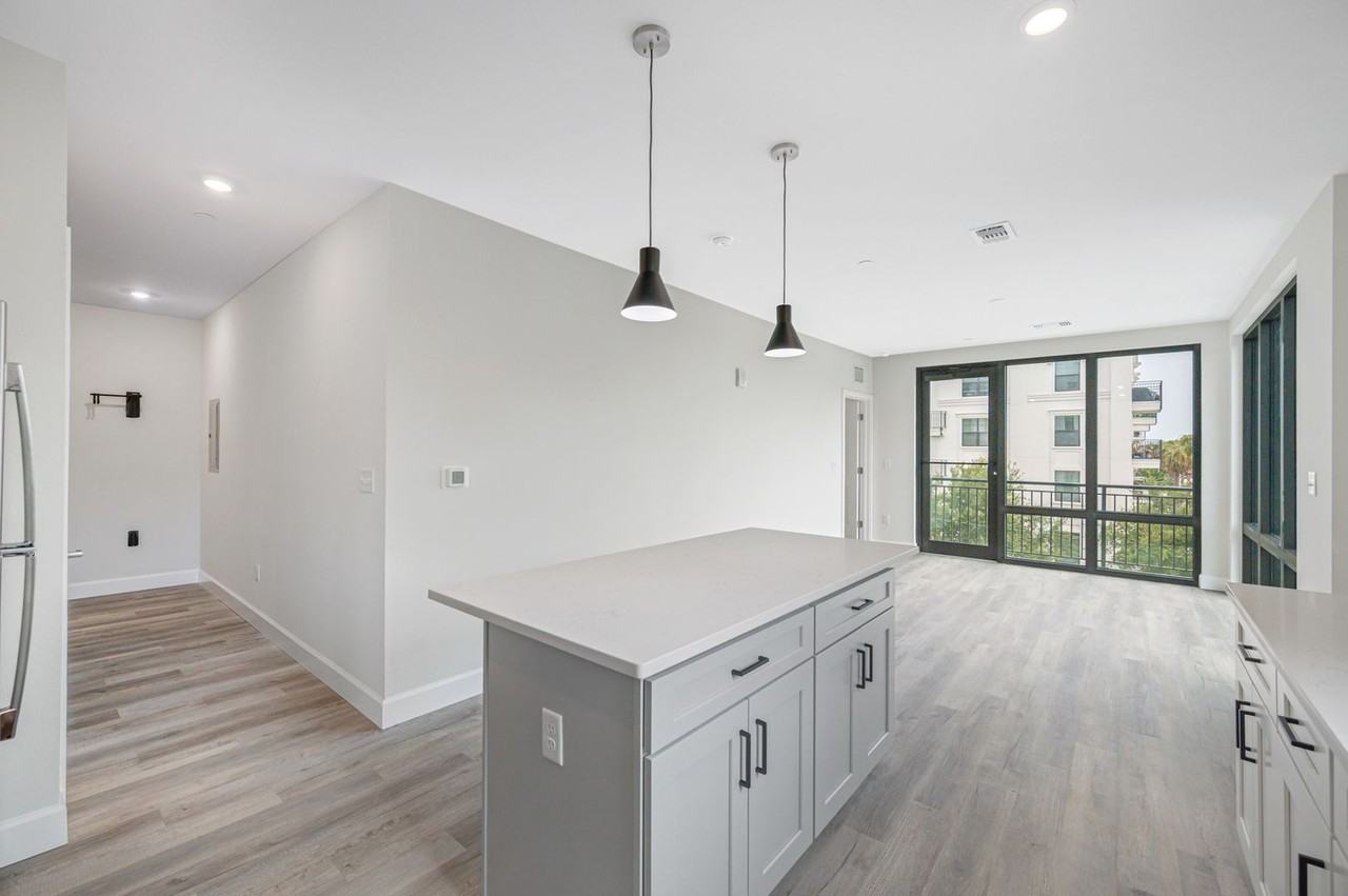 357 South - Photo 5 of 39