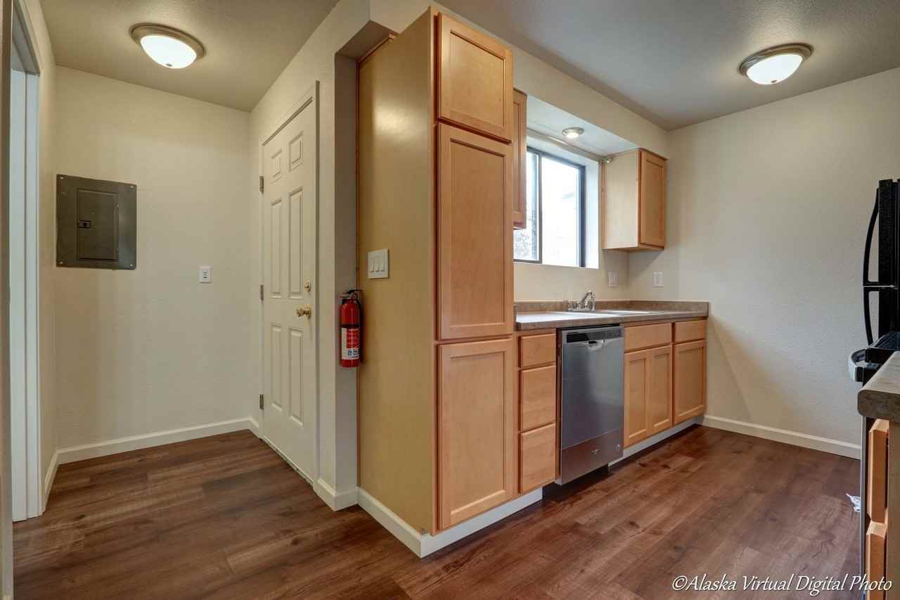 Berlin Rose Apartments - Photo 5 of 20