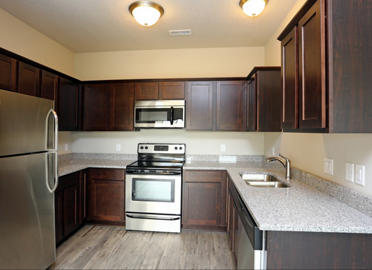 1201 NE Windsor Drive - Photo 3 of 8