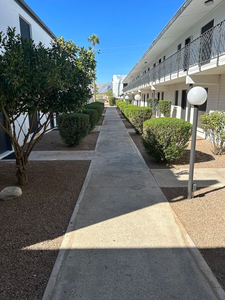 Bellevue Tower Apartments - Photo 4 of 50