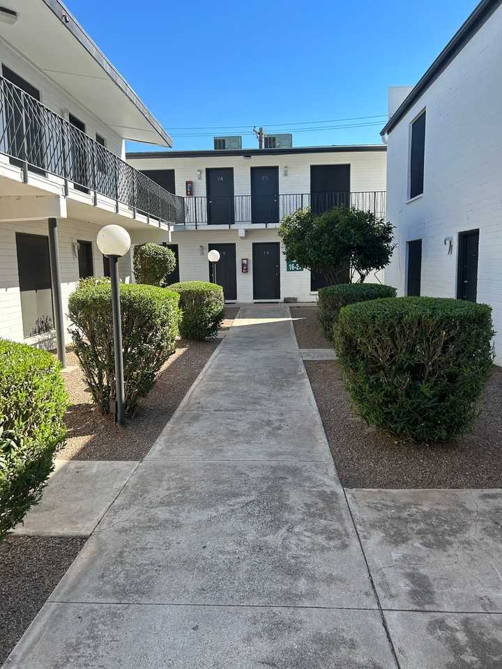 Bellevue Tower Apartments - Photo 5 of 50