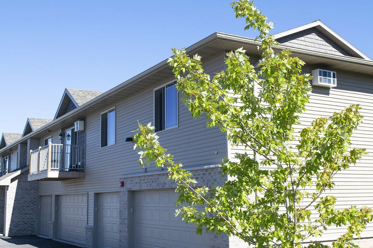 Meadowland Villas - Photo 2 of 25
