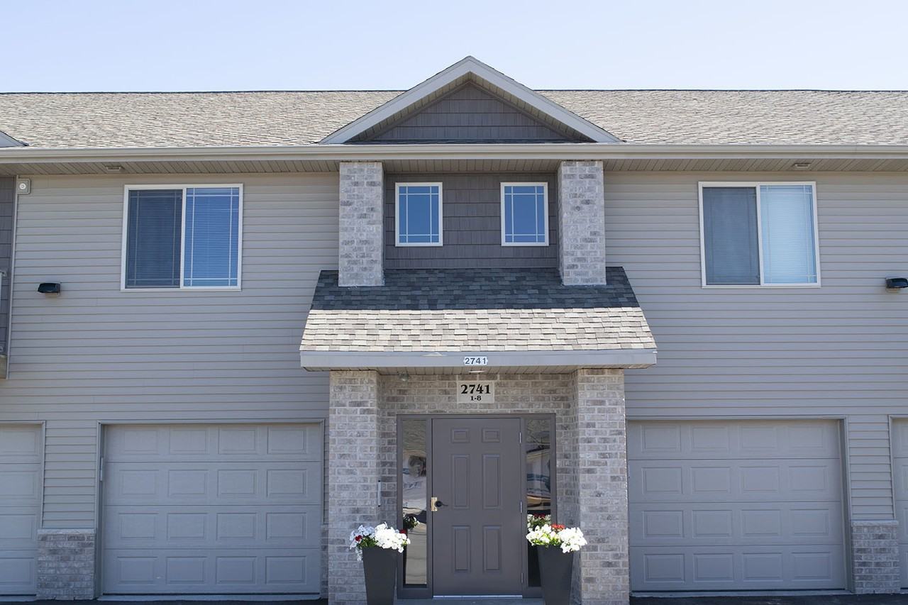 Meadowland Villas - Photo 3 of 25