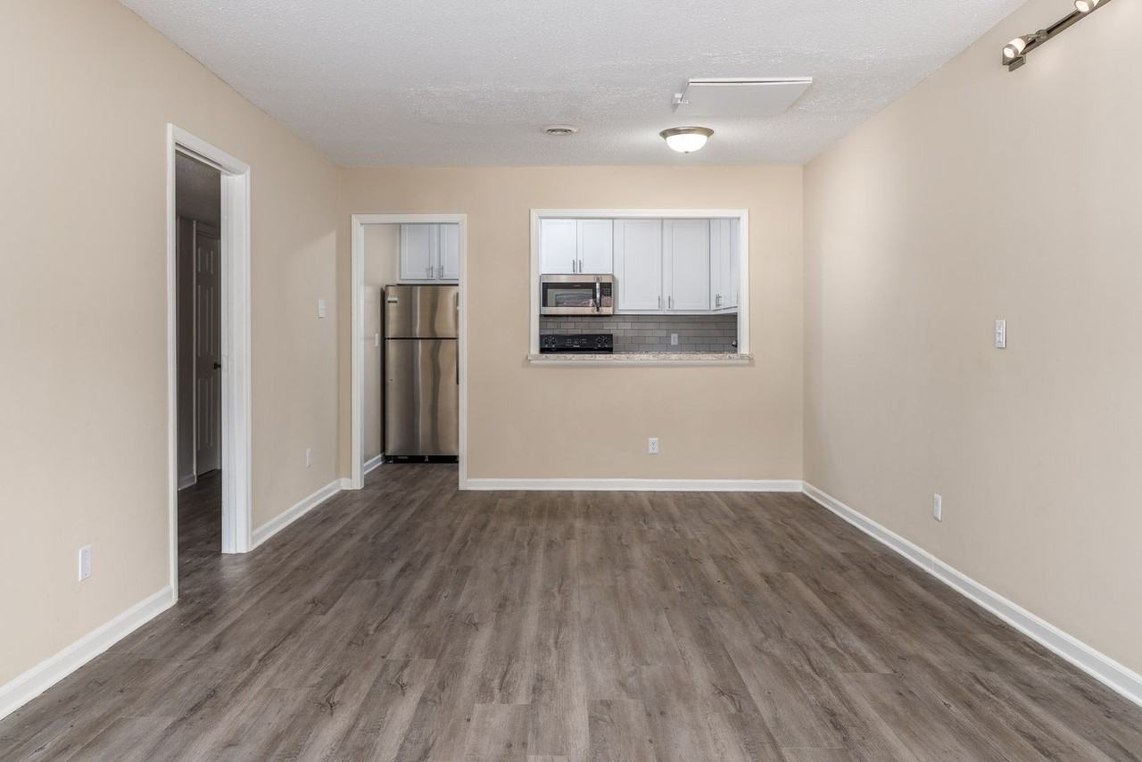 Mendenhall Square - Photo 5 of 14