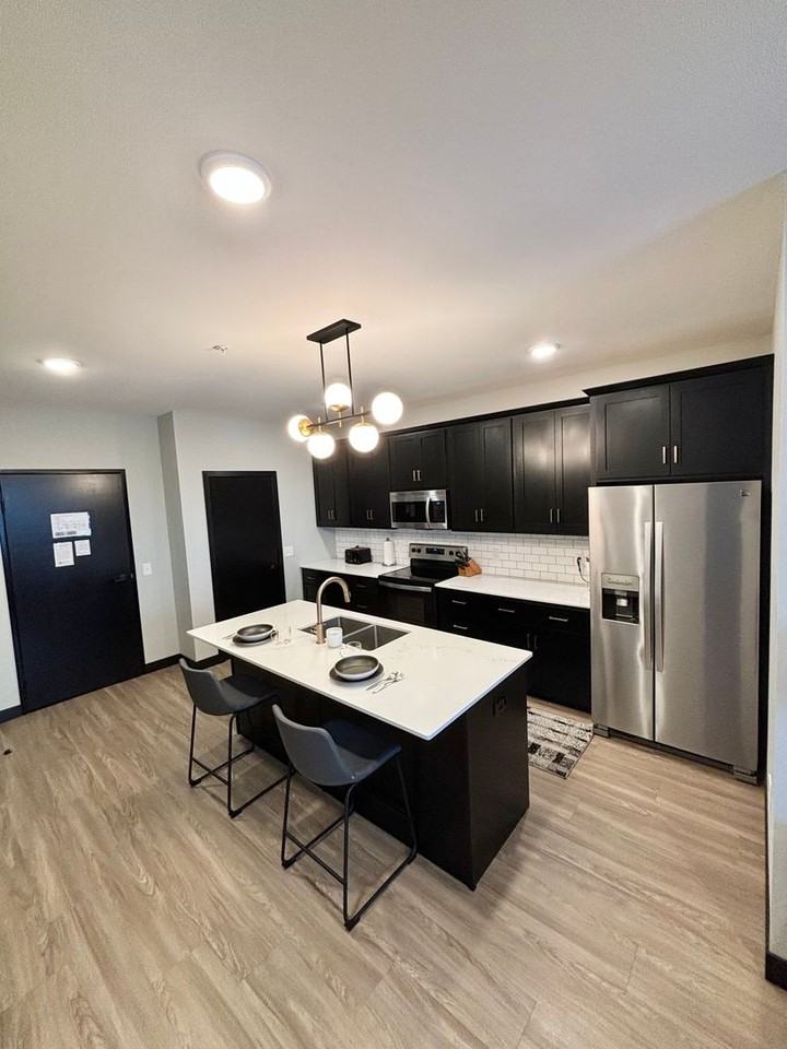 Fairway - Photo 2 of 6