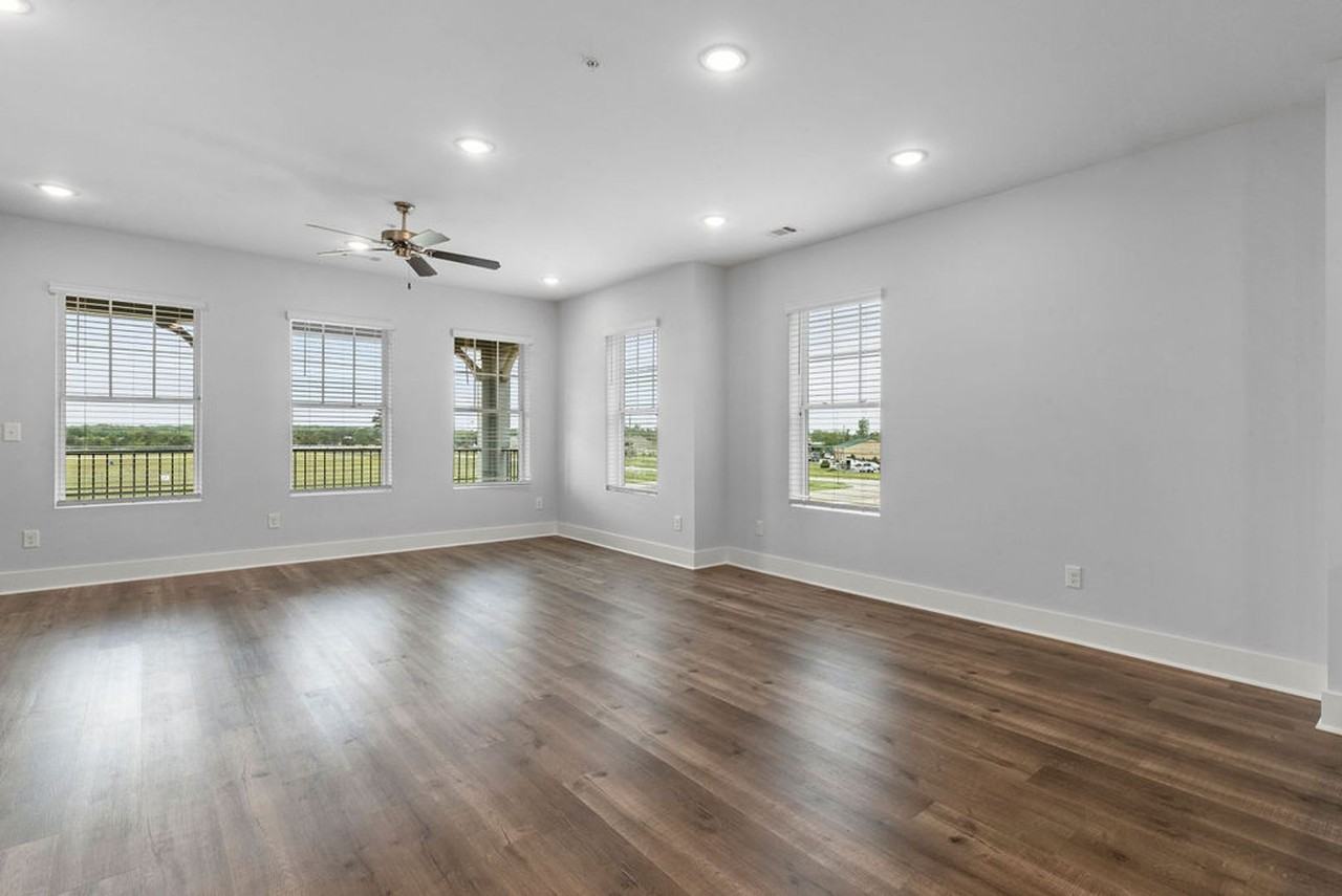 337 Airport Rd - Photo 3 of 26