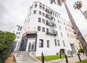 Stylish and Spacious Apartment - Photo 1 of 1