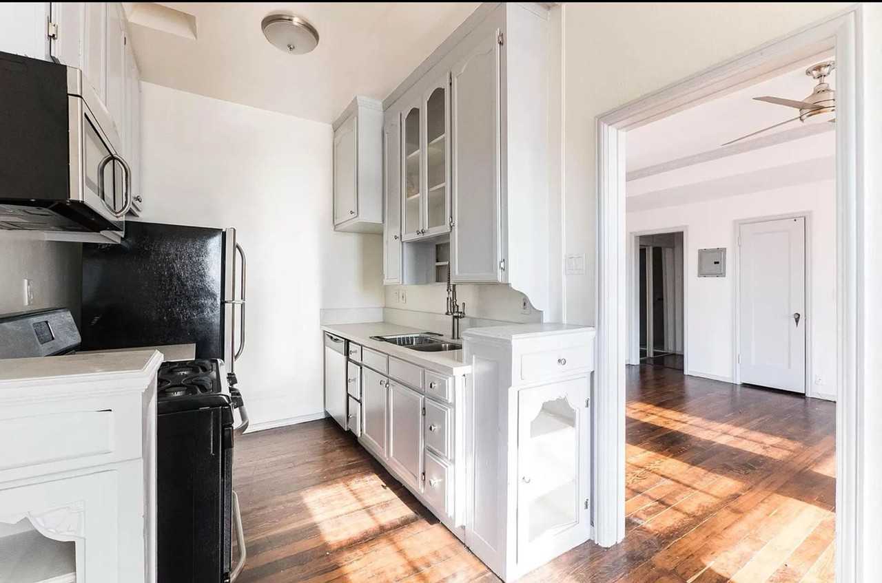 The Ashby | Historic and Renovated Apartments with Exposed Brick - Photo 4 of 9