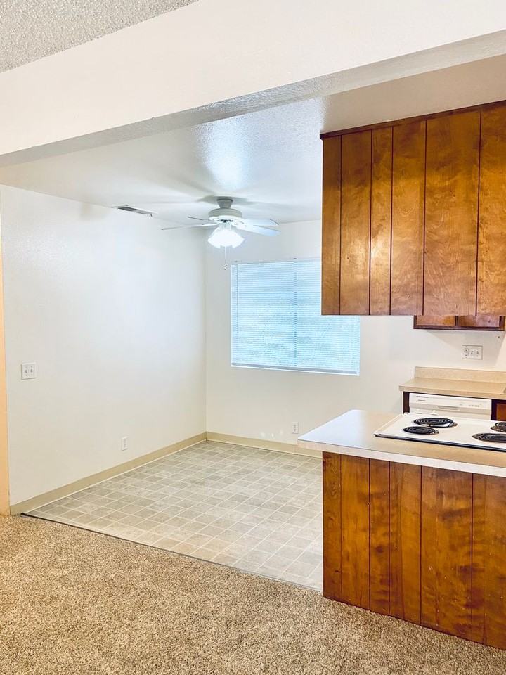 635 W 6th Avenue - Photo 4 of 16