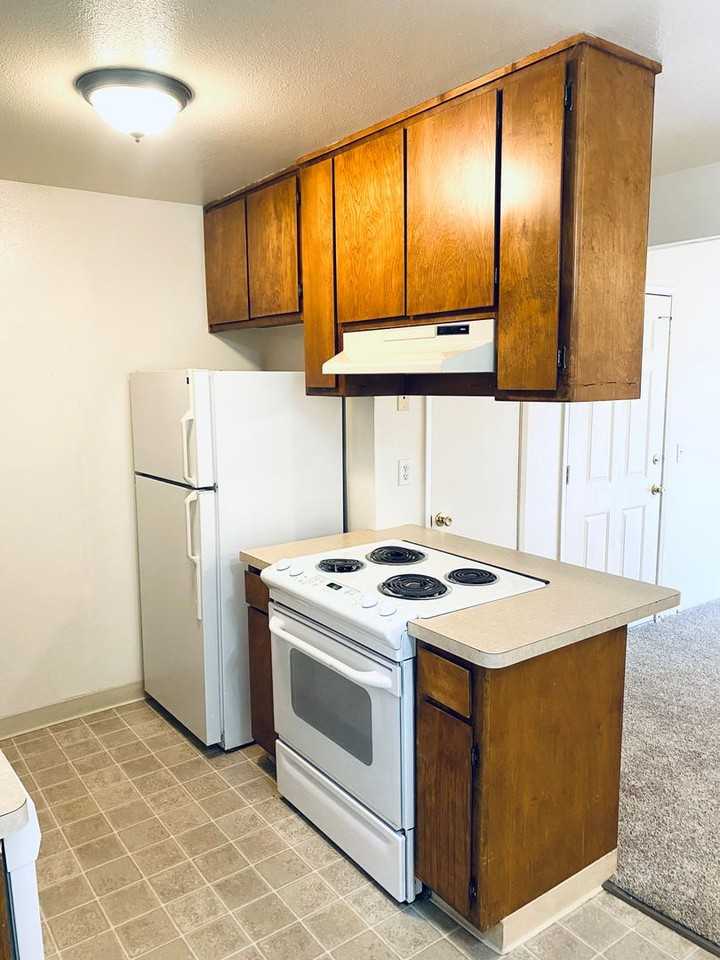 635 W 6th Avenue - Photo 5 of 16