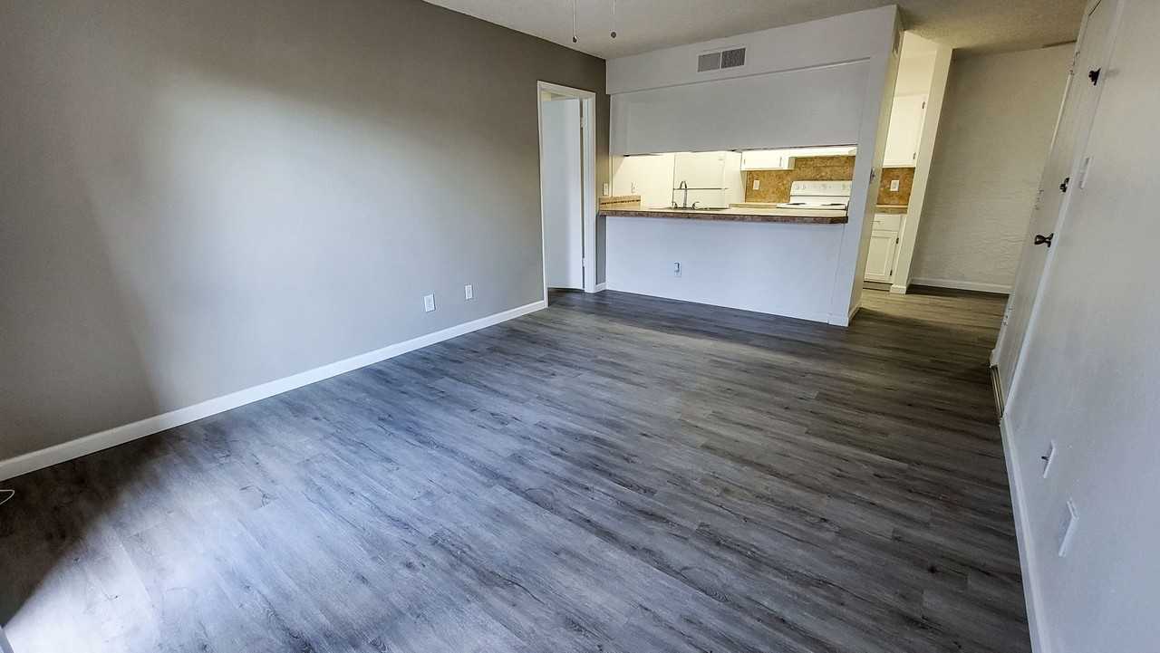 8445 North 23rd Avenue - Photo 2 of 34