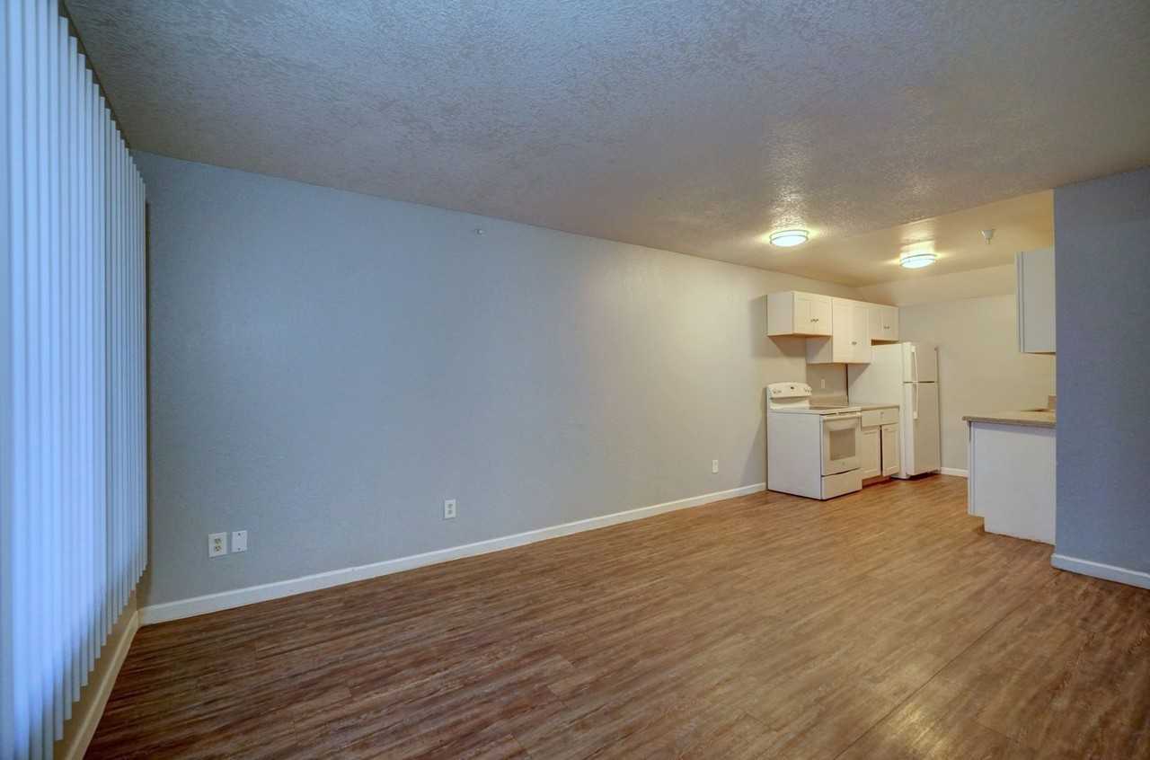 Monte Vista Apts - Photo 2 of 15