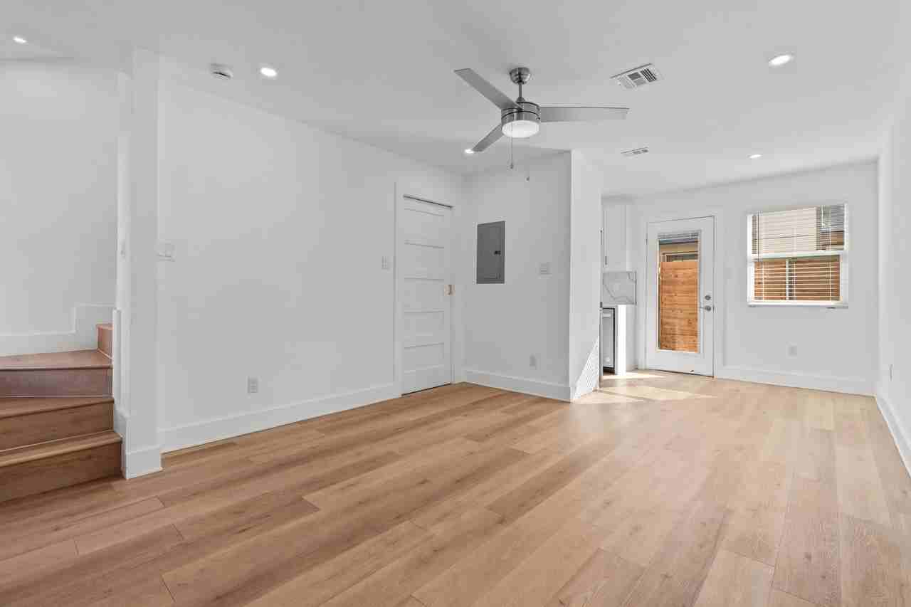 Raintree Luxury Apartments - Photo 6 of 50