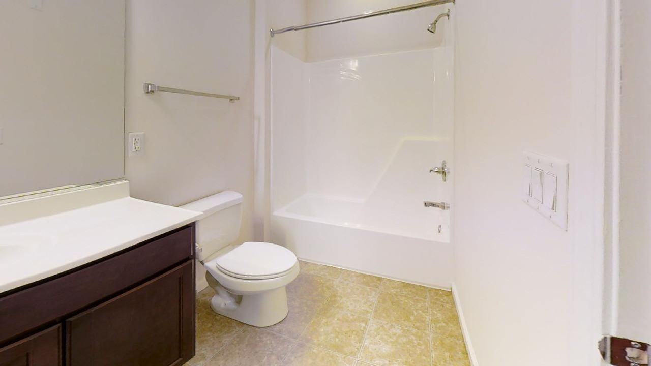 Windsor West Apartments - Photo 4 of 50