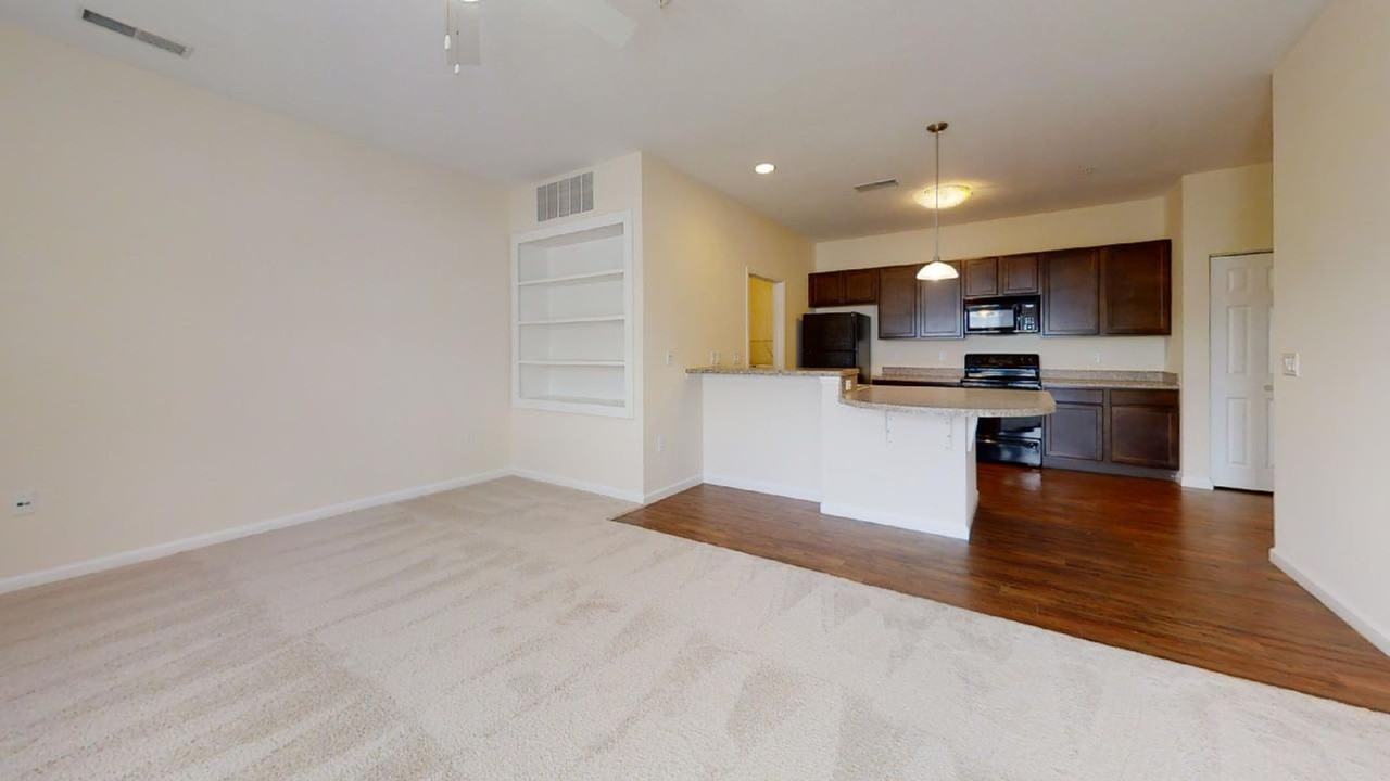 Windsor West Apartments - Photo 3 of 50