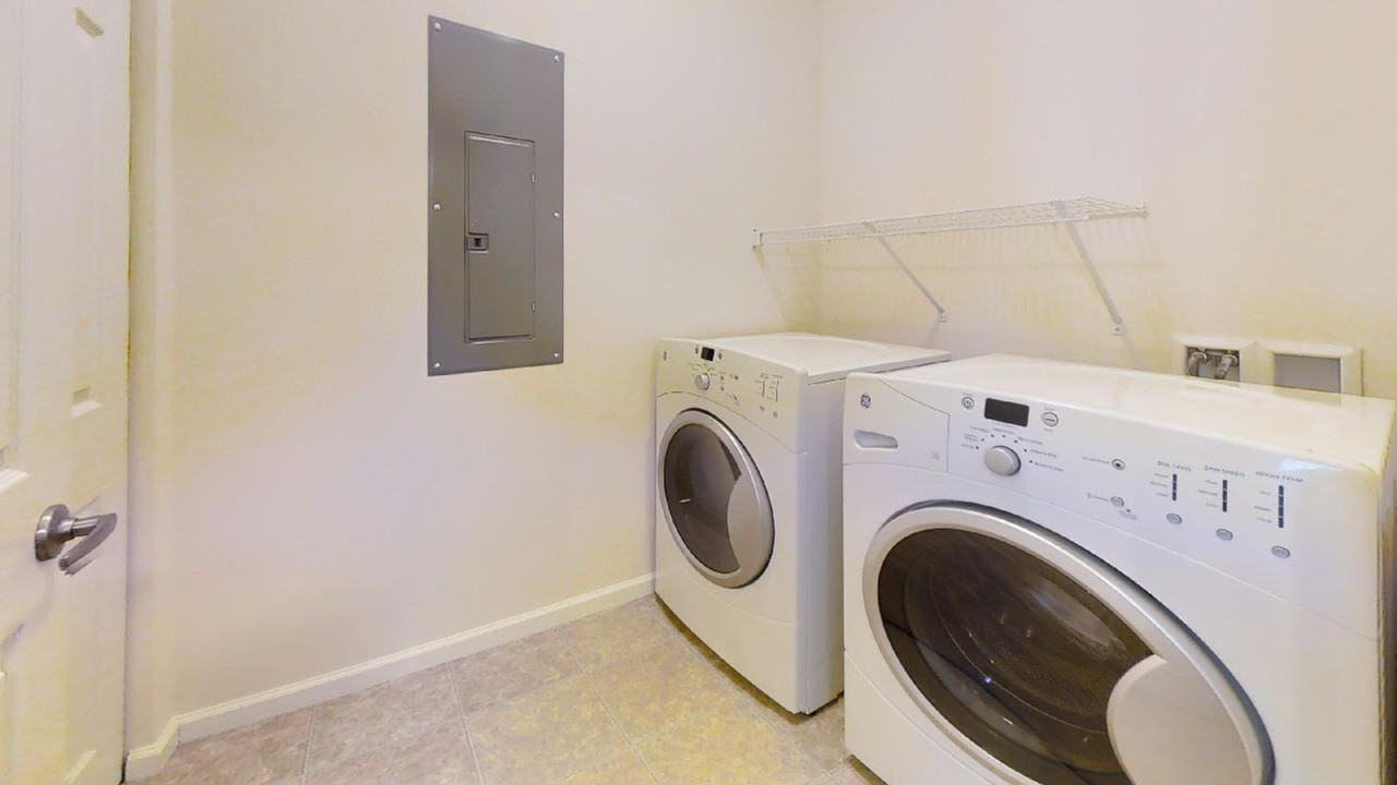 Windsor West Apartments - Photo 4 of 50