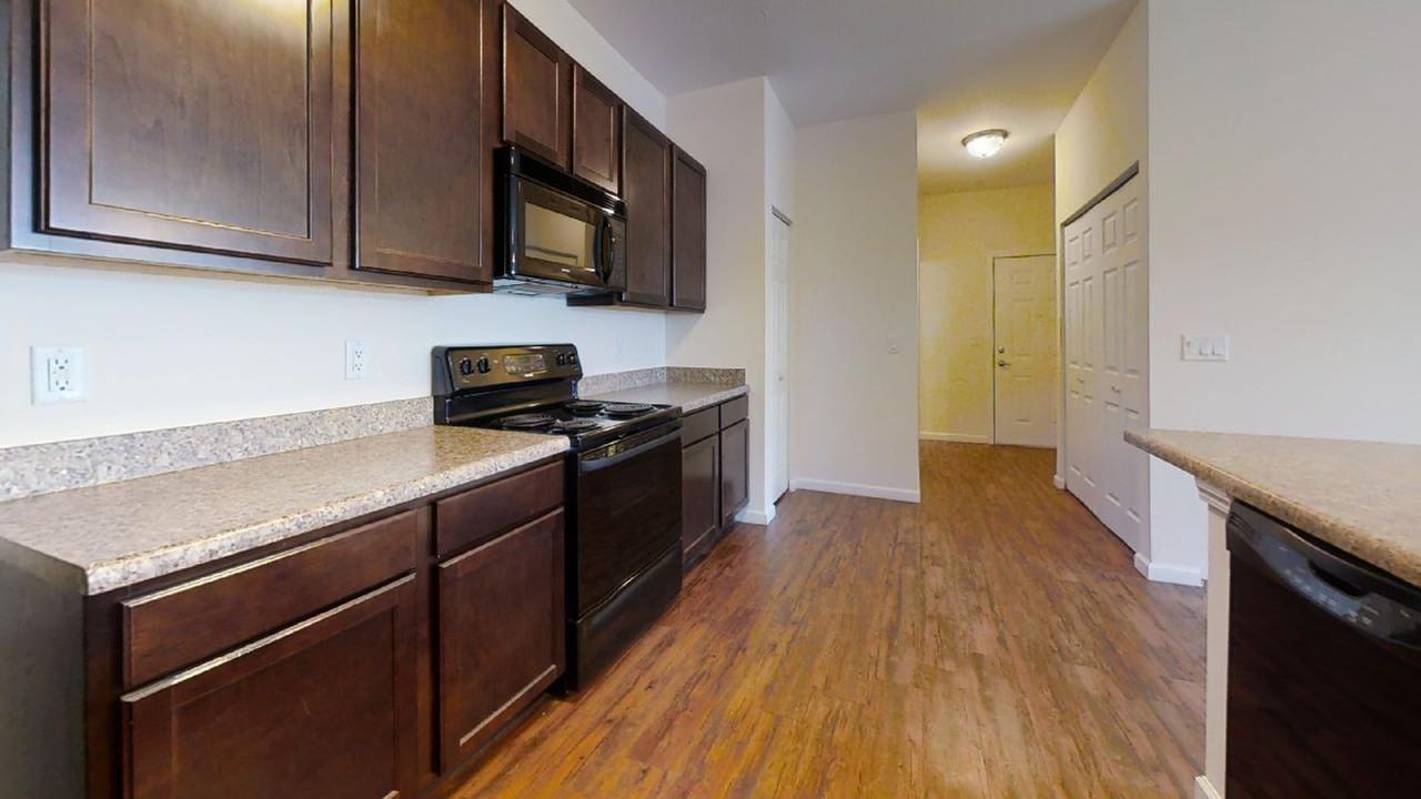 Windsor West Apartments - Photo 6 of 50