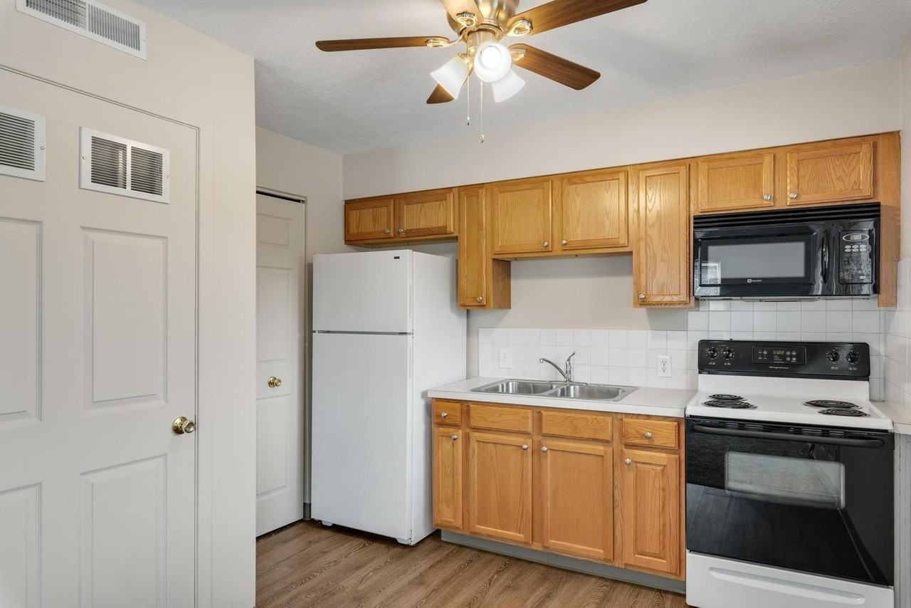 The Mogadore on Forest Hill - Photo 3 of 12