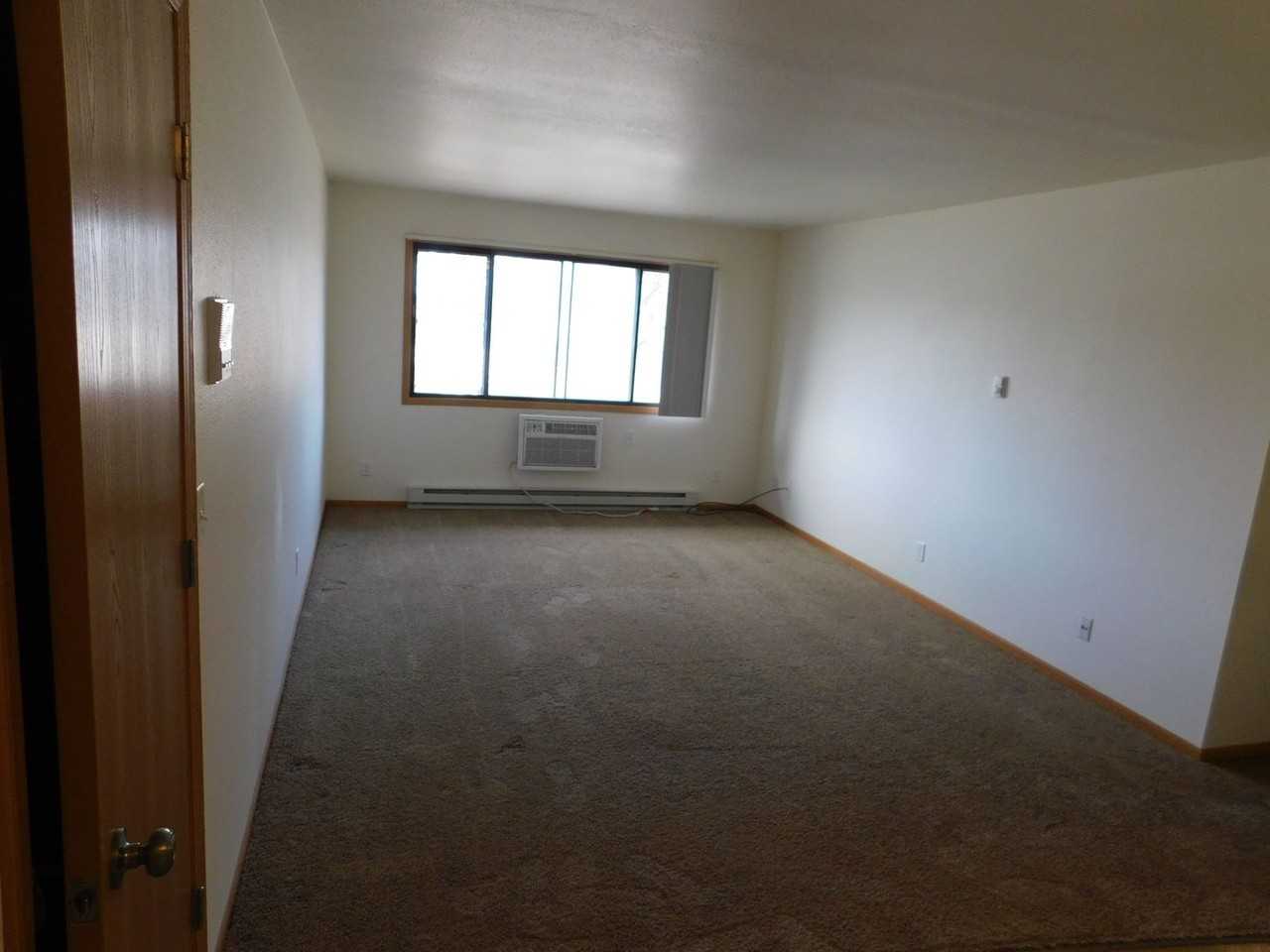 Rivercrest Apts. - Photo 4 of 18