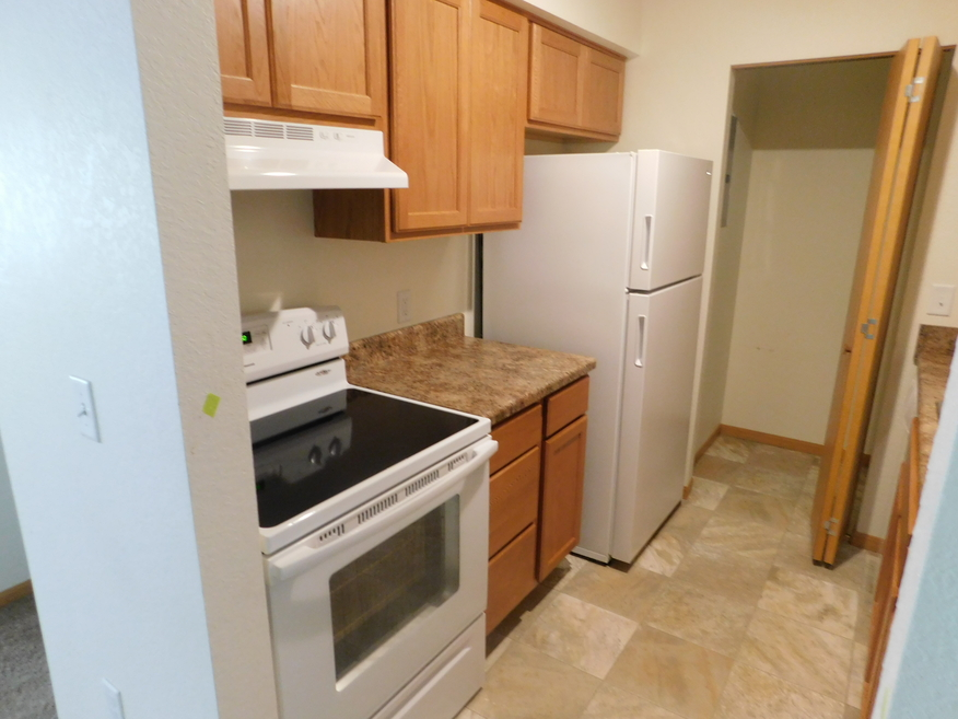 Rivercrest Apts. - Photo 7 of 18