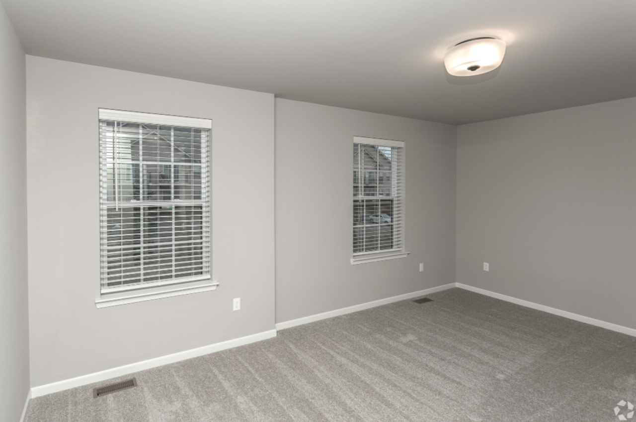 Newbury on the Green - Photo 5 of 37