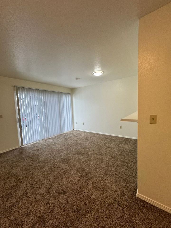 10887 Ustick Rd - Photo 3 of 50