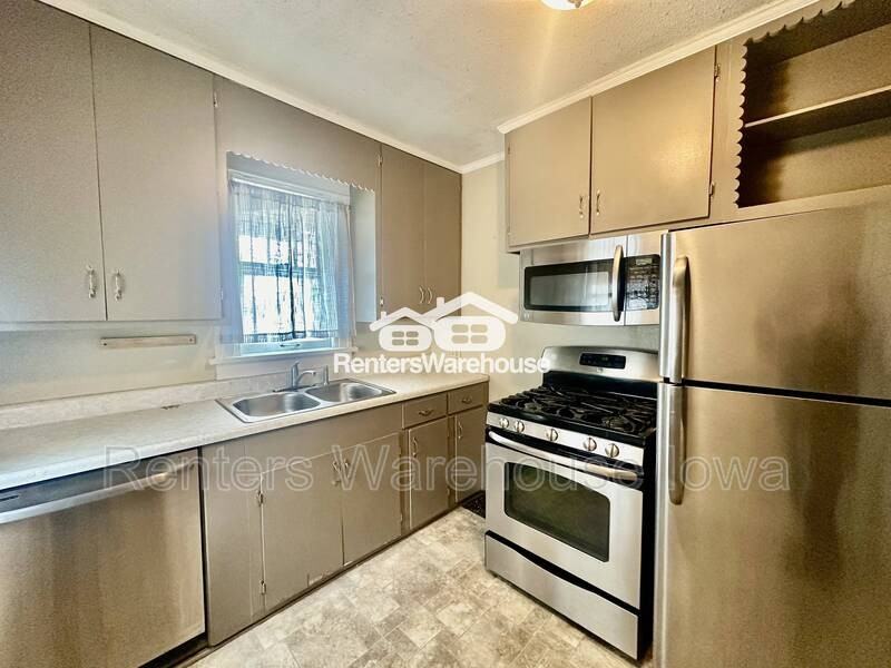 749 33rd St - Photo 2 of 21