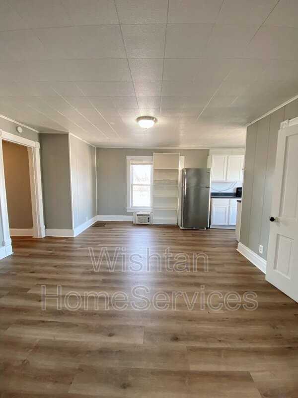 236 W Washington St #3 - Photo 2 of 14