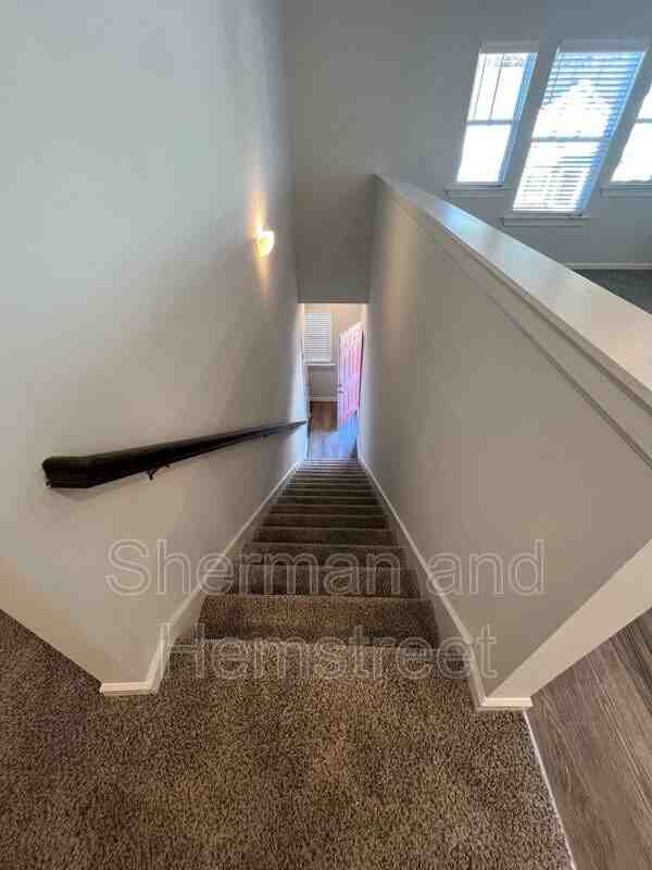 2040 Lotus Dr - Photo 4 of 15