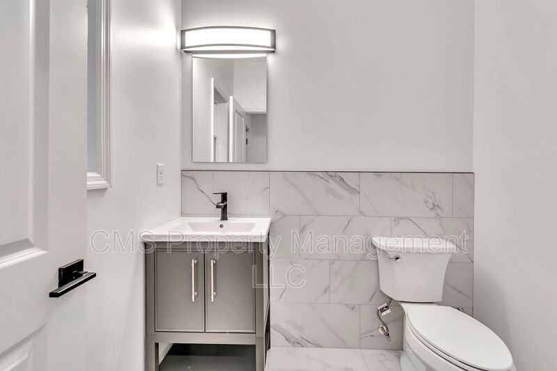 403 S Pine Ave #403 - Photo 3 of 16