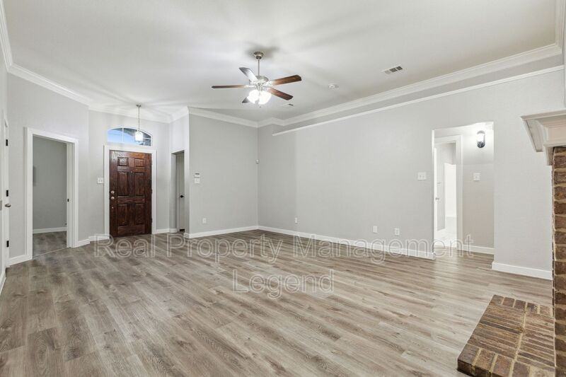 1800 Meadowlark Ln - Photo 6 of 34