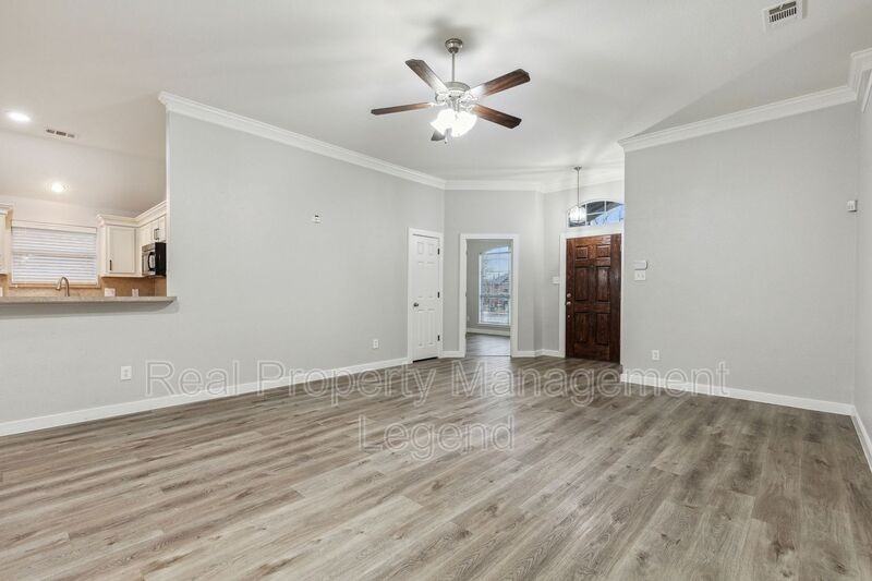 1800 Meadowlark Ln - Photo 7 of 34