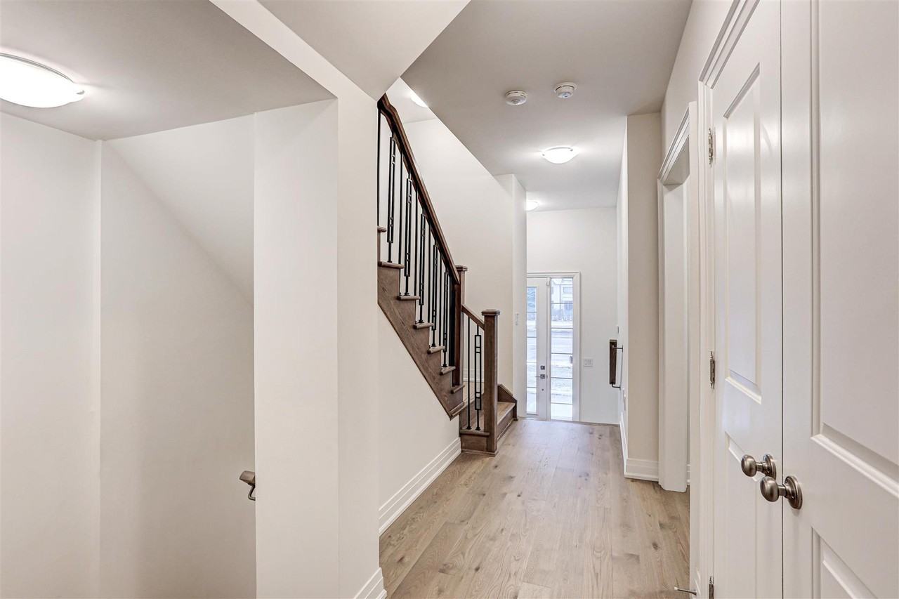 9418 Bayview Avenue - Photo 2 of 12