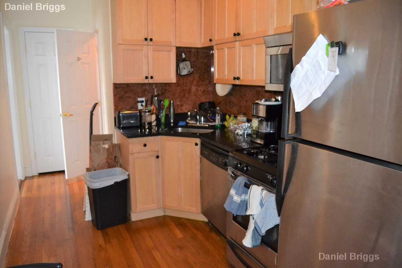73 Thatcher St #302 - Photo 3 of 12