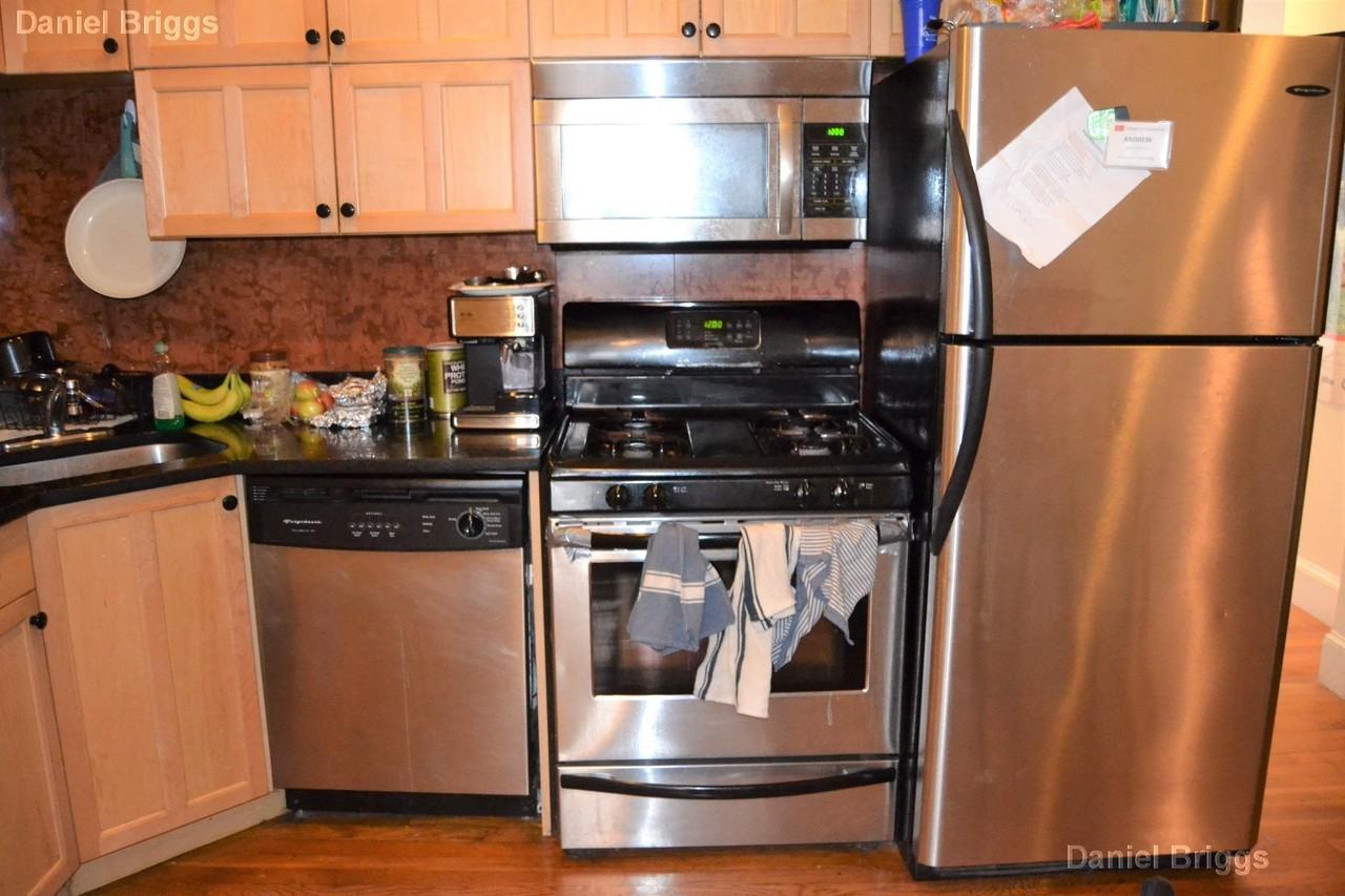 73 Thatcher St #302 - Photo 4 of 12