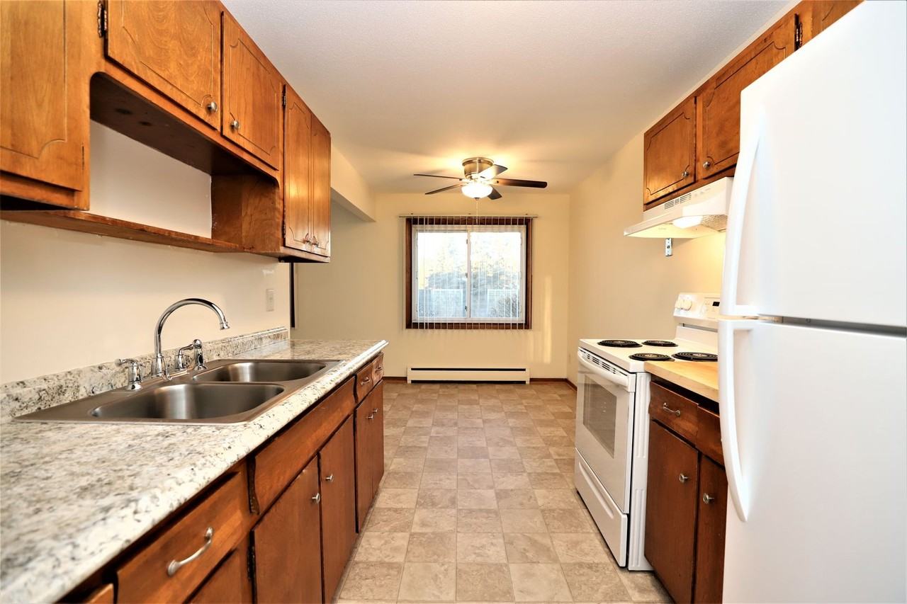 Akins/Miska Apartments - 7701 - Photo 4 of 19