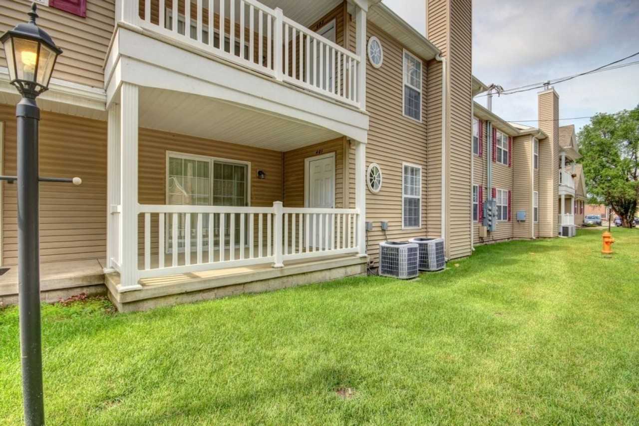 300 E. Fairlawn - Photo 3 of 18
